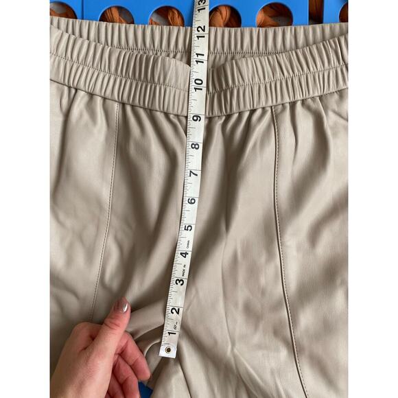 Ann Taylor The Faux Leather Pull On Ankle Cream Ivory Pant Size Small - Picture 11 of 12